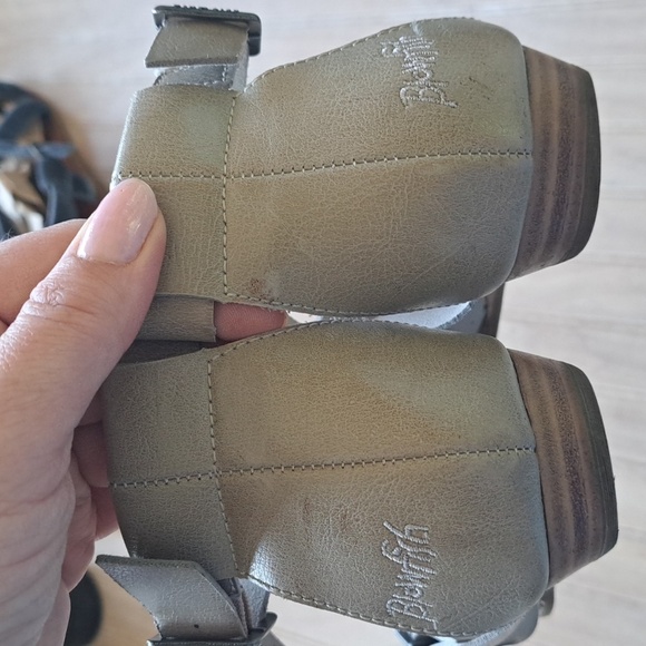 Blowfish Taupe Gladiator Strappy Buckle Snap Boho Malibu Sandals Small Wedge - Picture 7 of 10